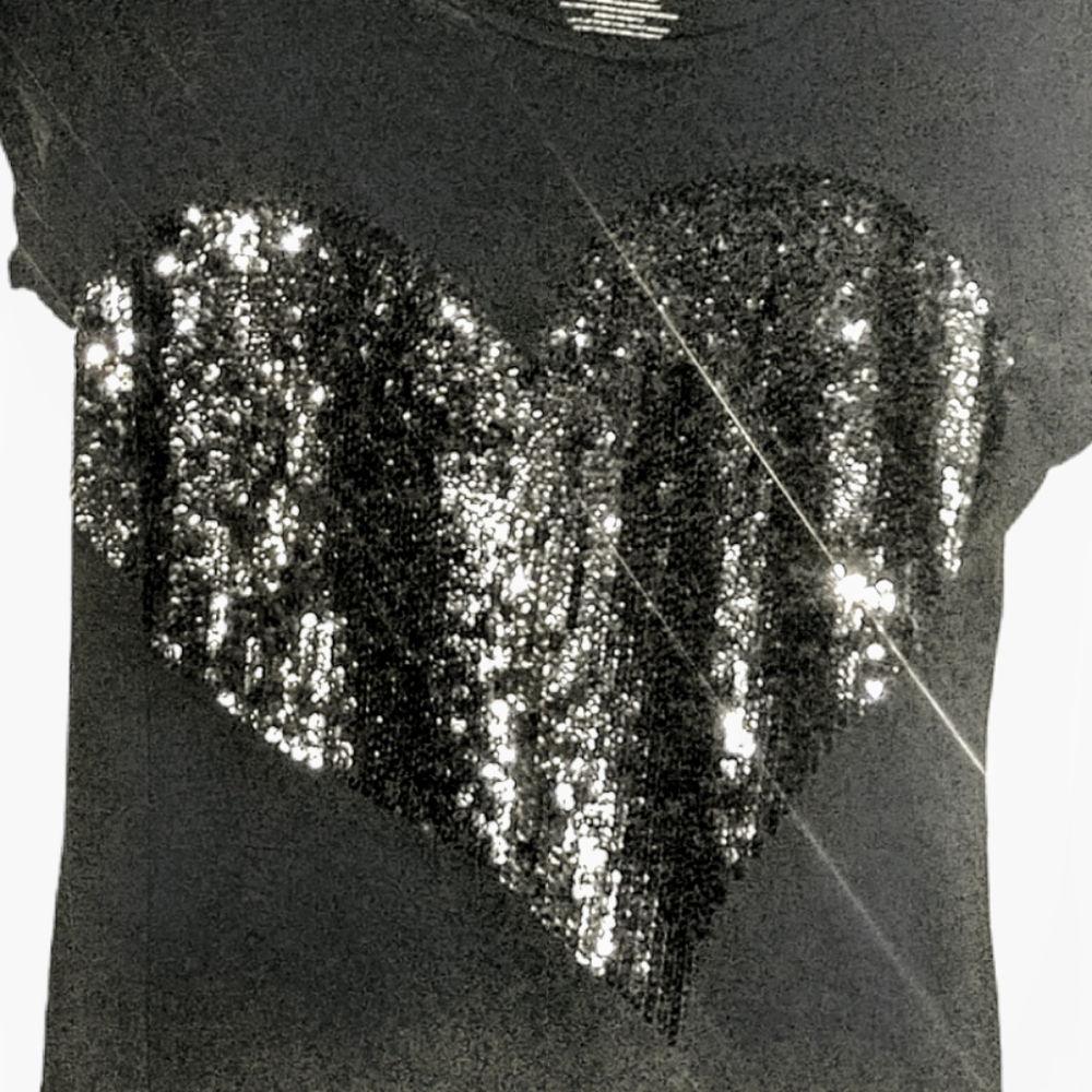 ❤6 for $12 Express black on black heart sequin tee Edgy
